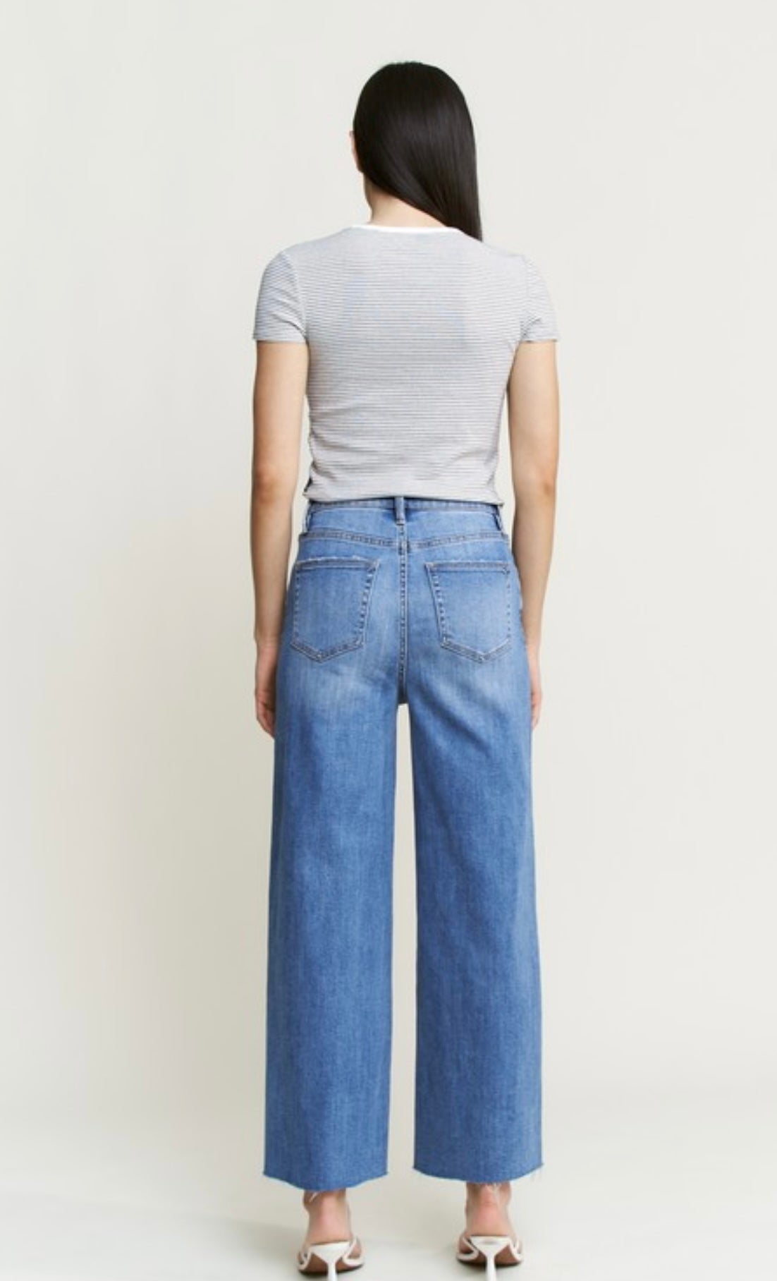 High Rise Crop Frayed Hem Jeans