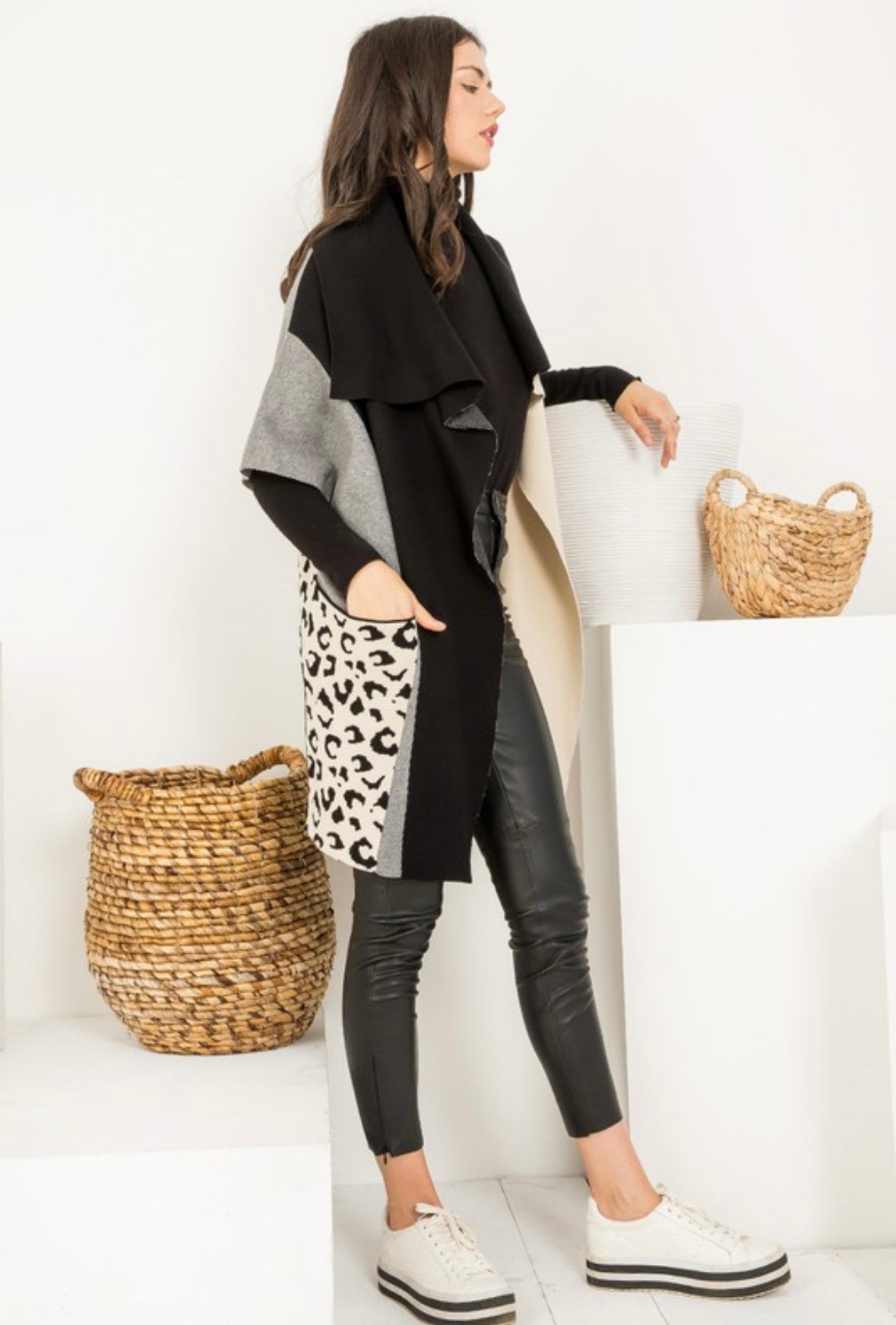 Colorblocked Sleeveless Cardigan