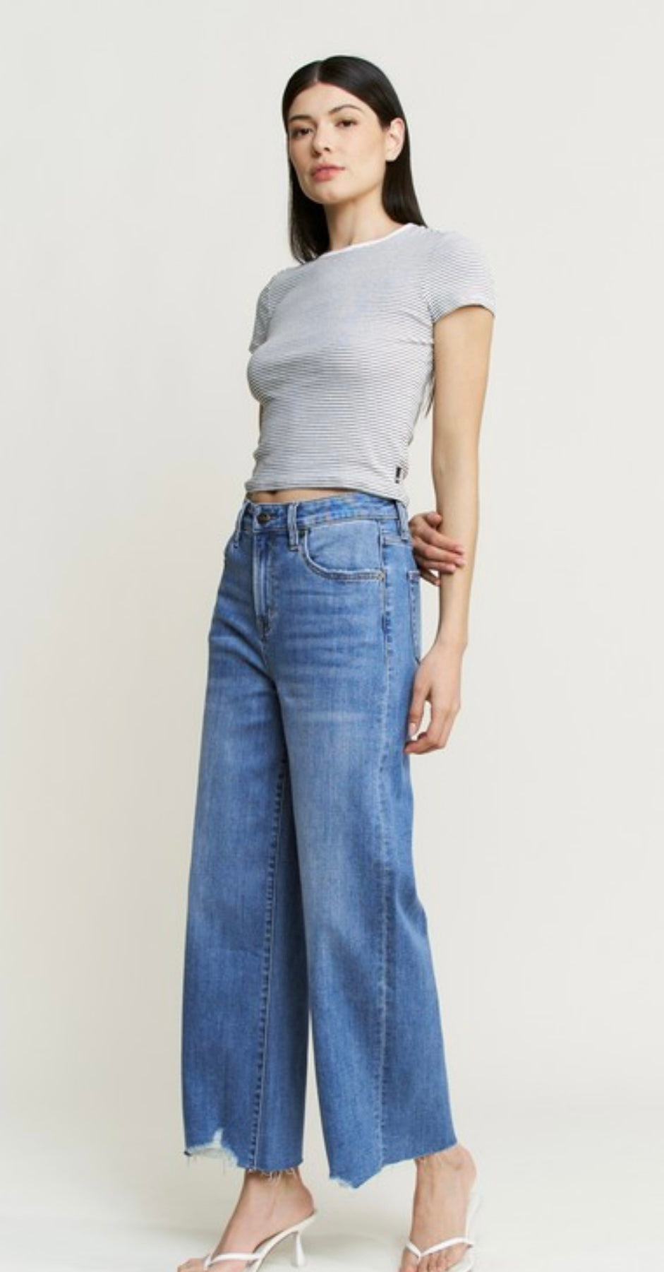 High Rise Crop Frayed Hem Jeans